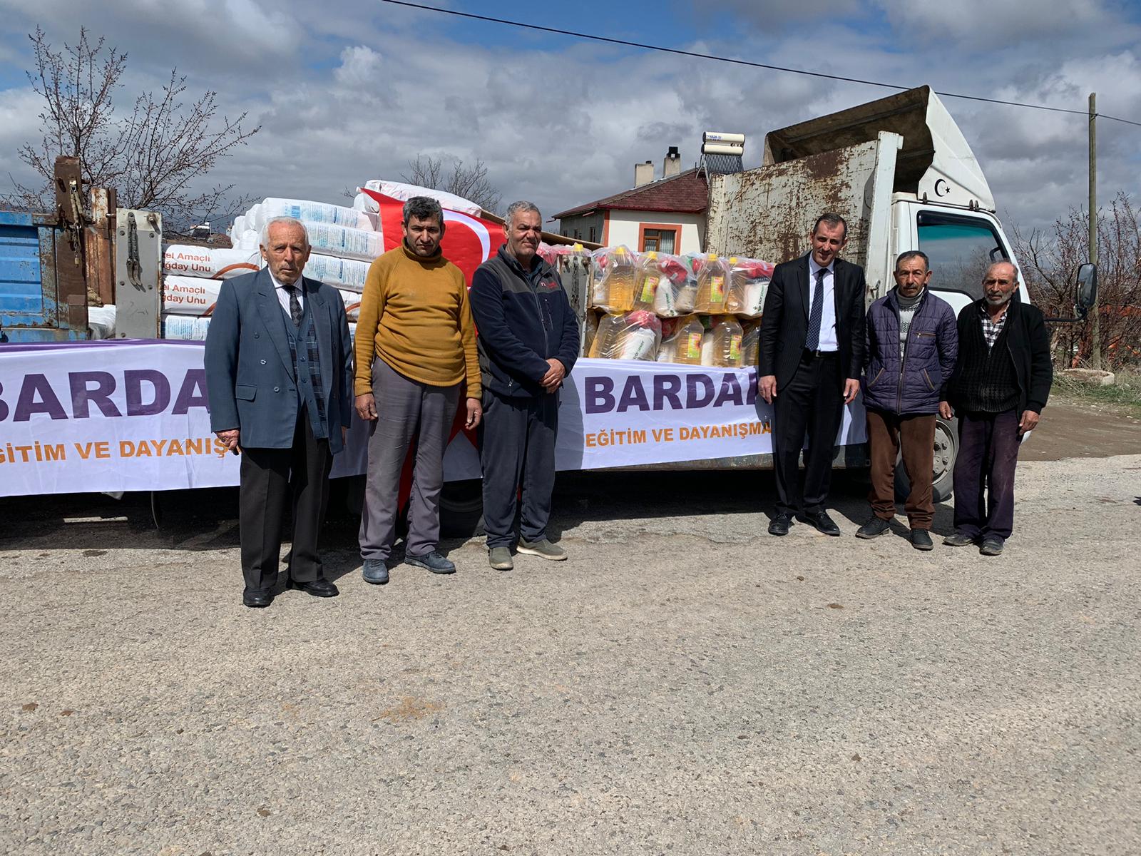 Dernek kurucularımız Ali Kaynar ve Bekir Kaynar’ın Akülü tekerlekli sandalye dağıtımından bazı kareler.